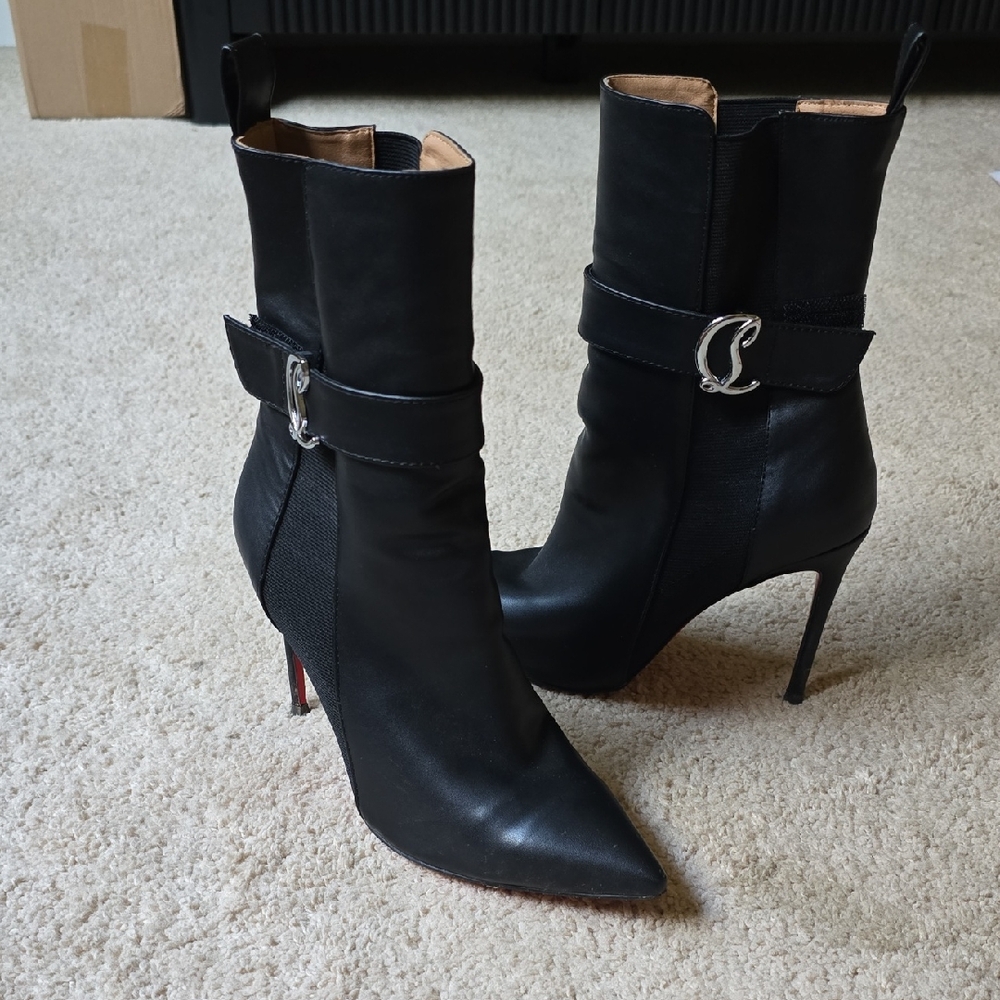 Elegant Black Leather Ankle Boots